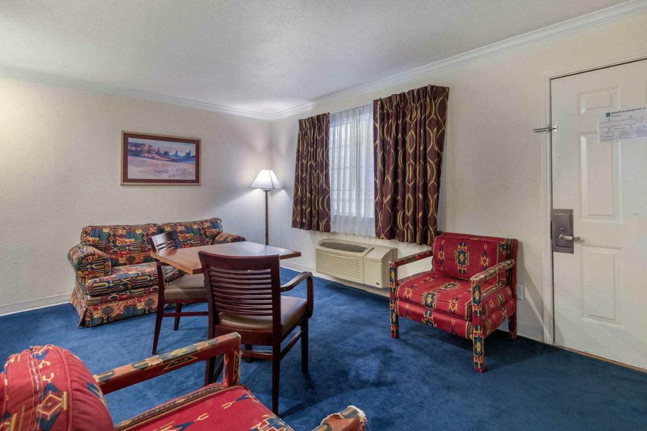 Baymont By Wyndham Hotel Willow Park