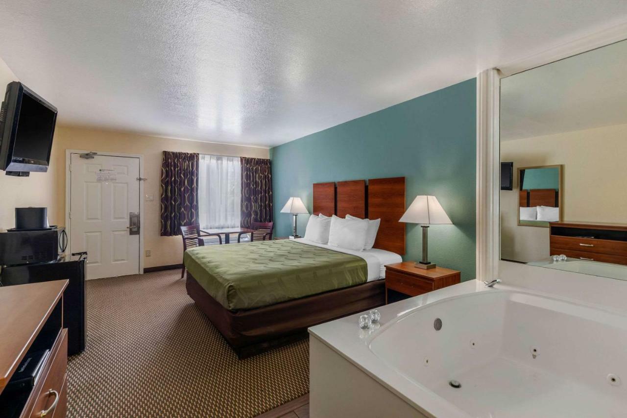 Baymont By Wyndham Hotel *