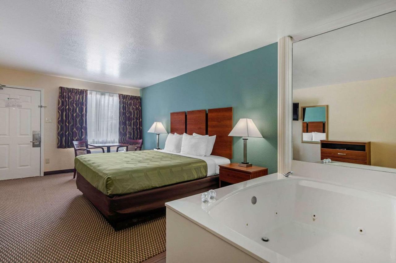 Baymont By Wyndham * Willow Park